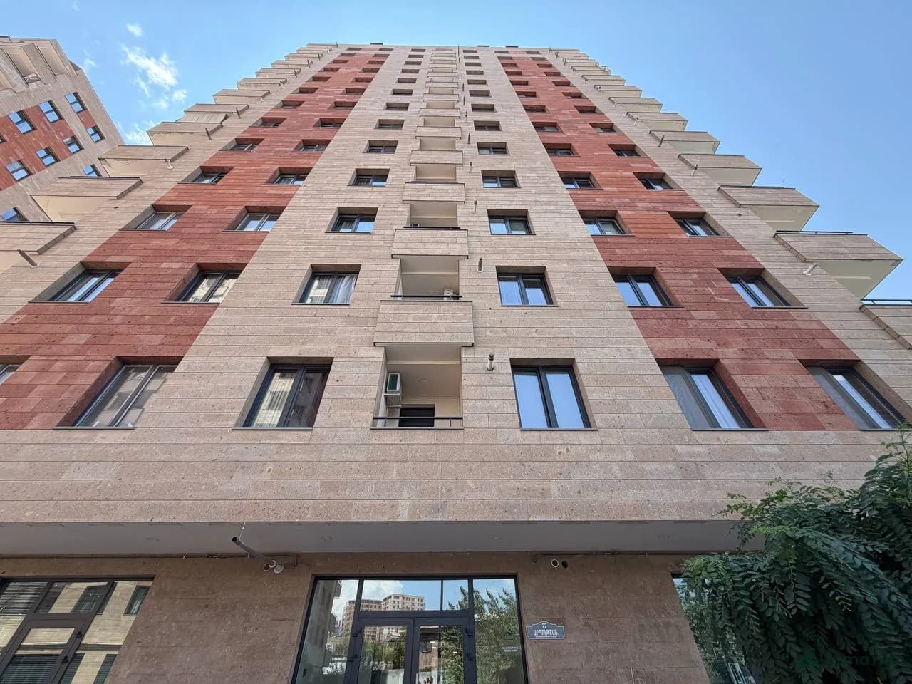 Շապիկի լուսանկար՝ Վաճառվում է բարձրակարգ դասի վերանորոգմամբ բնակարան: