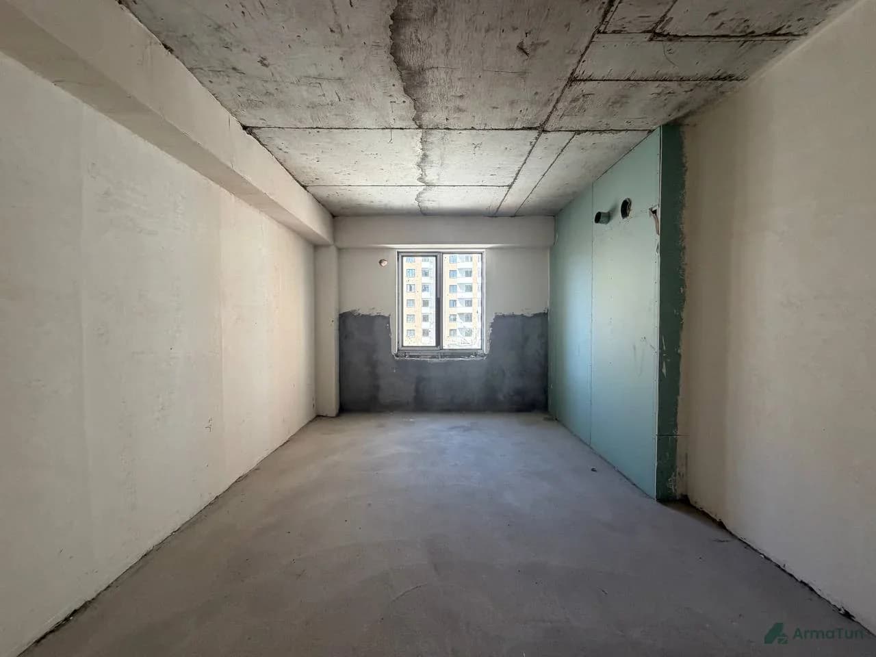 Заглавное фото: Продаётся просторная и уютная 3-комнатная квартира на улице Арно Бабаджаняна