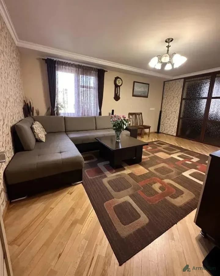 Շապիկի լուսանկար՝ Վաճառվում է 3 սենյականոց բնակարան Ռուբինյանց փողոցում,Քանաքեռ-Զեյթունում