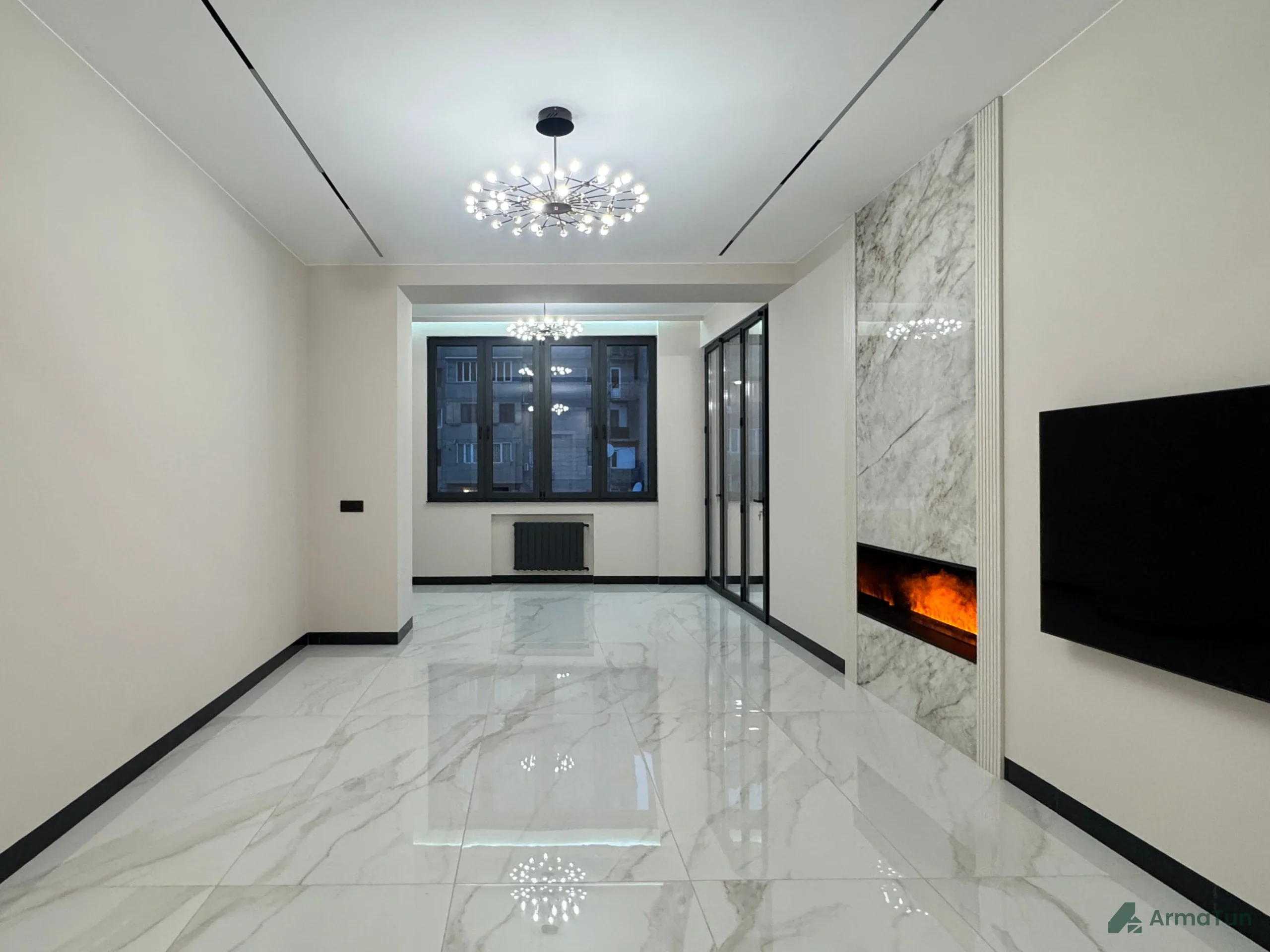 Cover photo: 3BR apartment for sale in the Center, Saryan Street, in a stone Stalin-era building