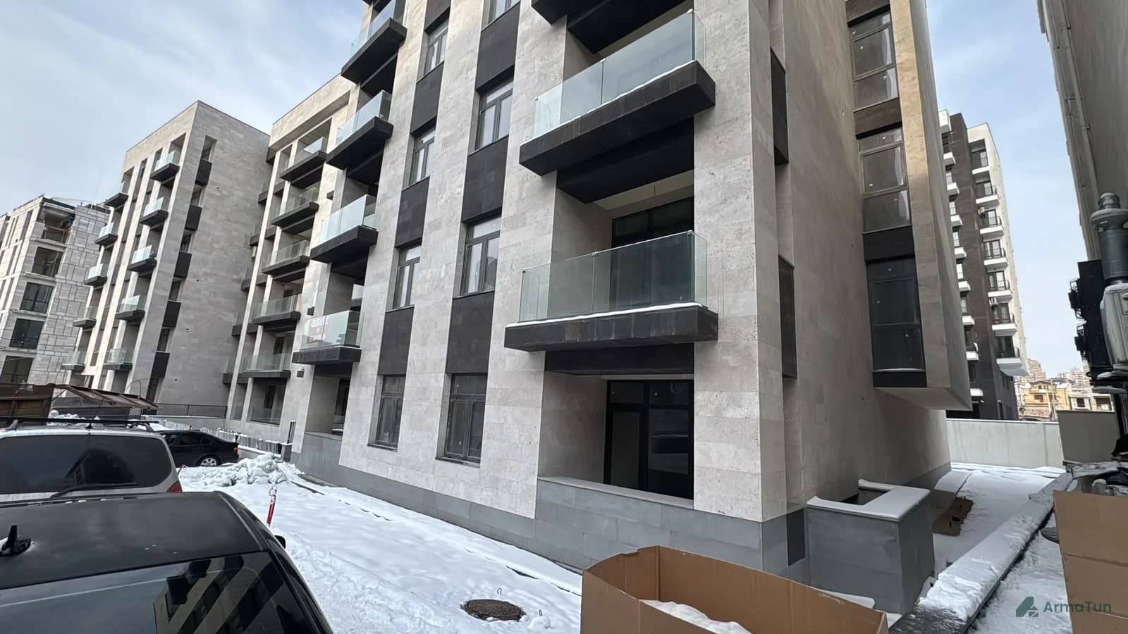 Շապիկի լուսանկար՝ 3-սենյականոց բնակարան Լեոնիդ Ազգալդյան փողոցում