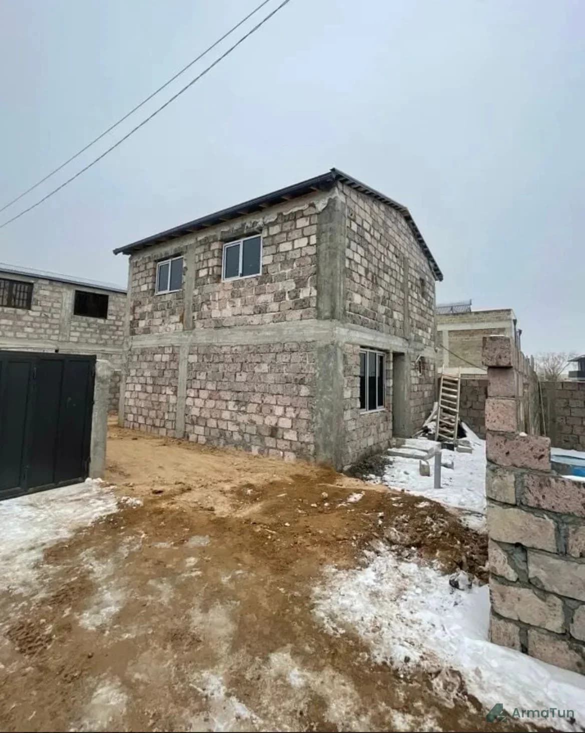 Заглавное фото: Продается двухэтажный каменный дом в квартале Հաղթանակ, Малатия-Себастия