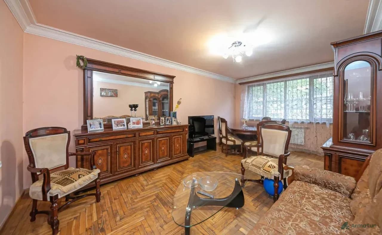 Заглавное фото: Продается 3-комнатная квартира в Арабкире
