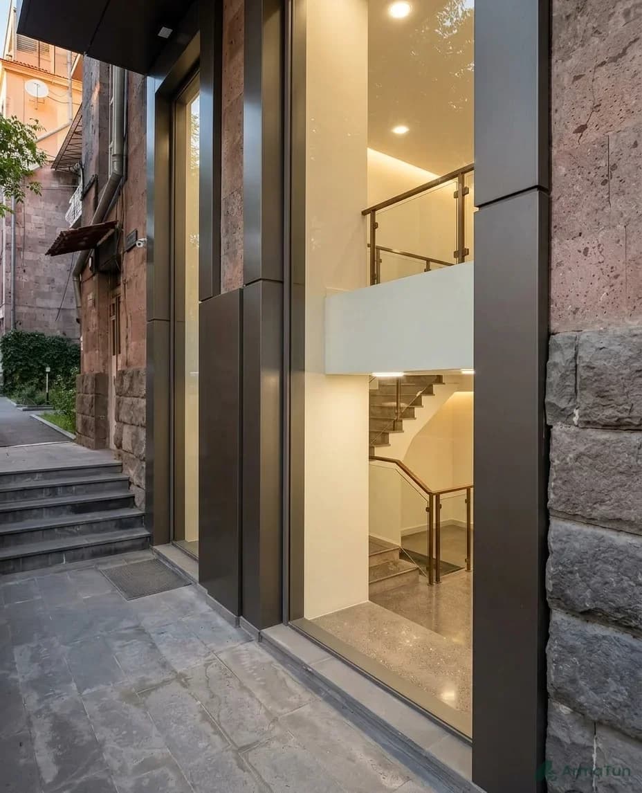 Cover photo: Commercial space with high ceilings