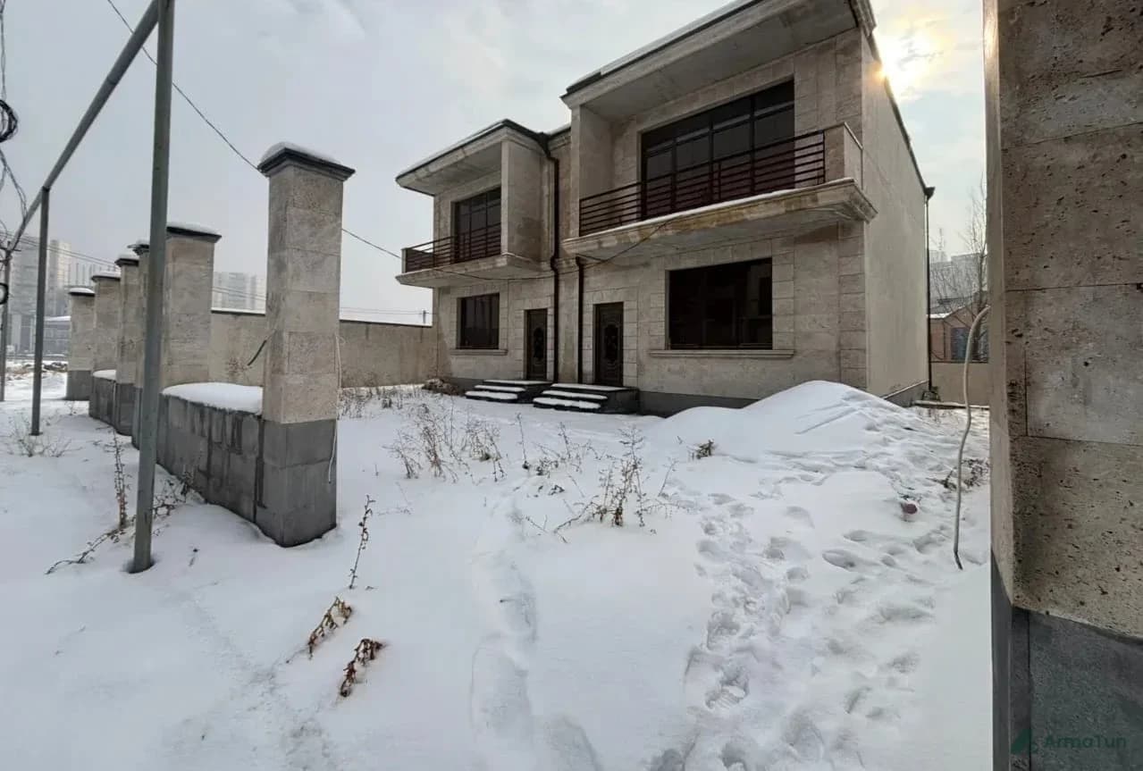 Շապիկի լուսանկար՝ Երկու հարկանի քարե տուն Նազարբեկյան թաղամասում Աջափնյակում, 396 քմ, 500 քմ հողի վրա