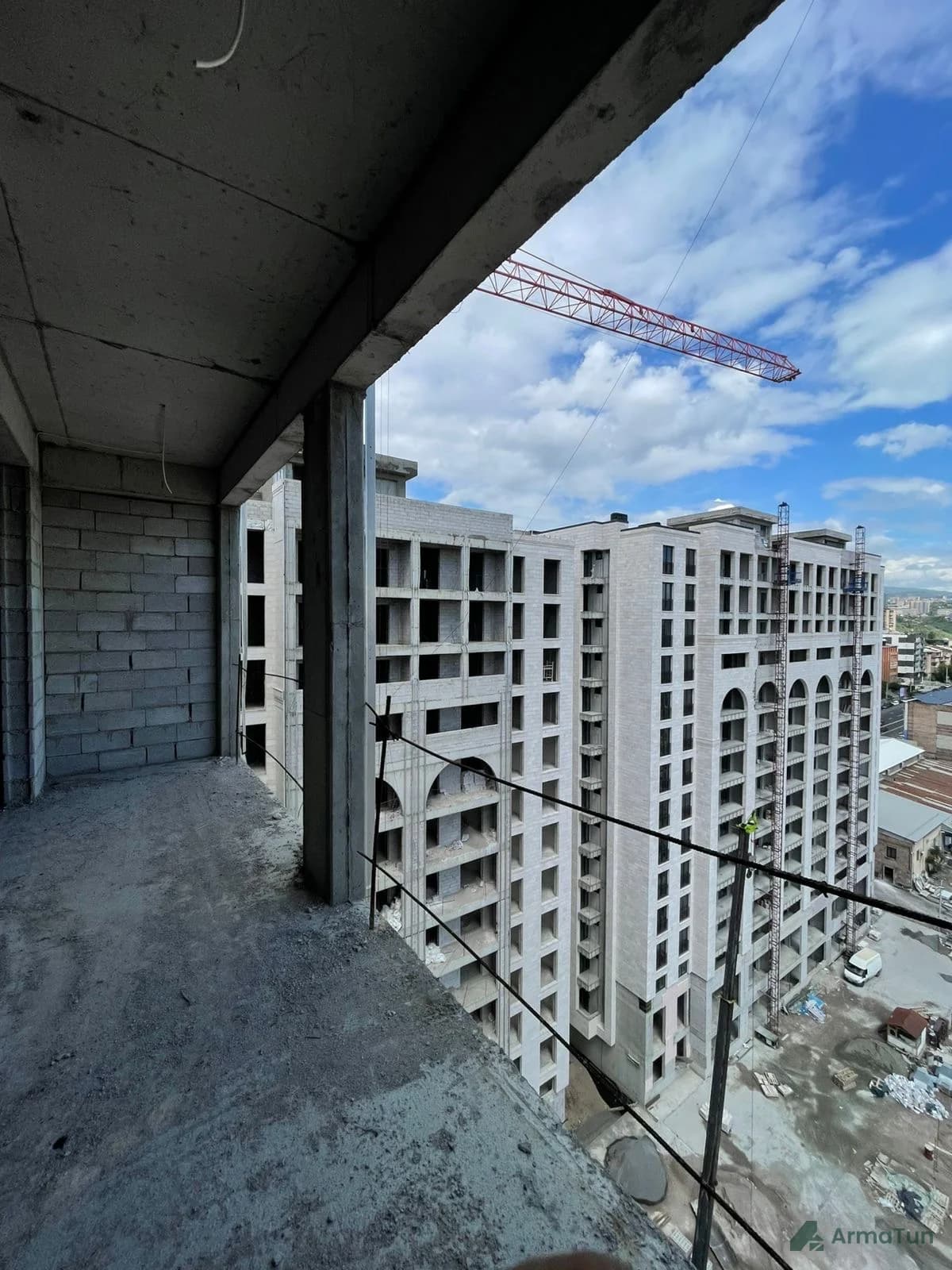 Շապիկի լուսանկար՝ Դավիթ Անհաղթ