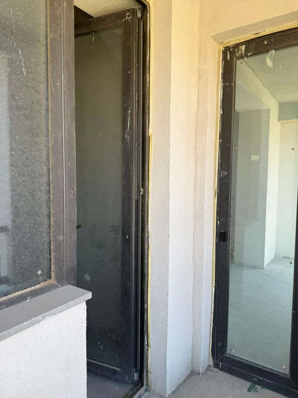 Cover photo: Apartment in shell condition, no renovation — ideal for a fully custom renovation to your own taste