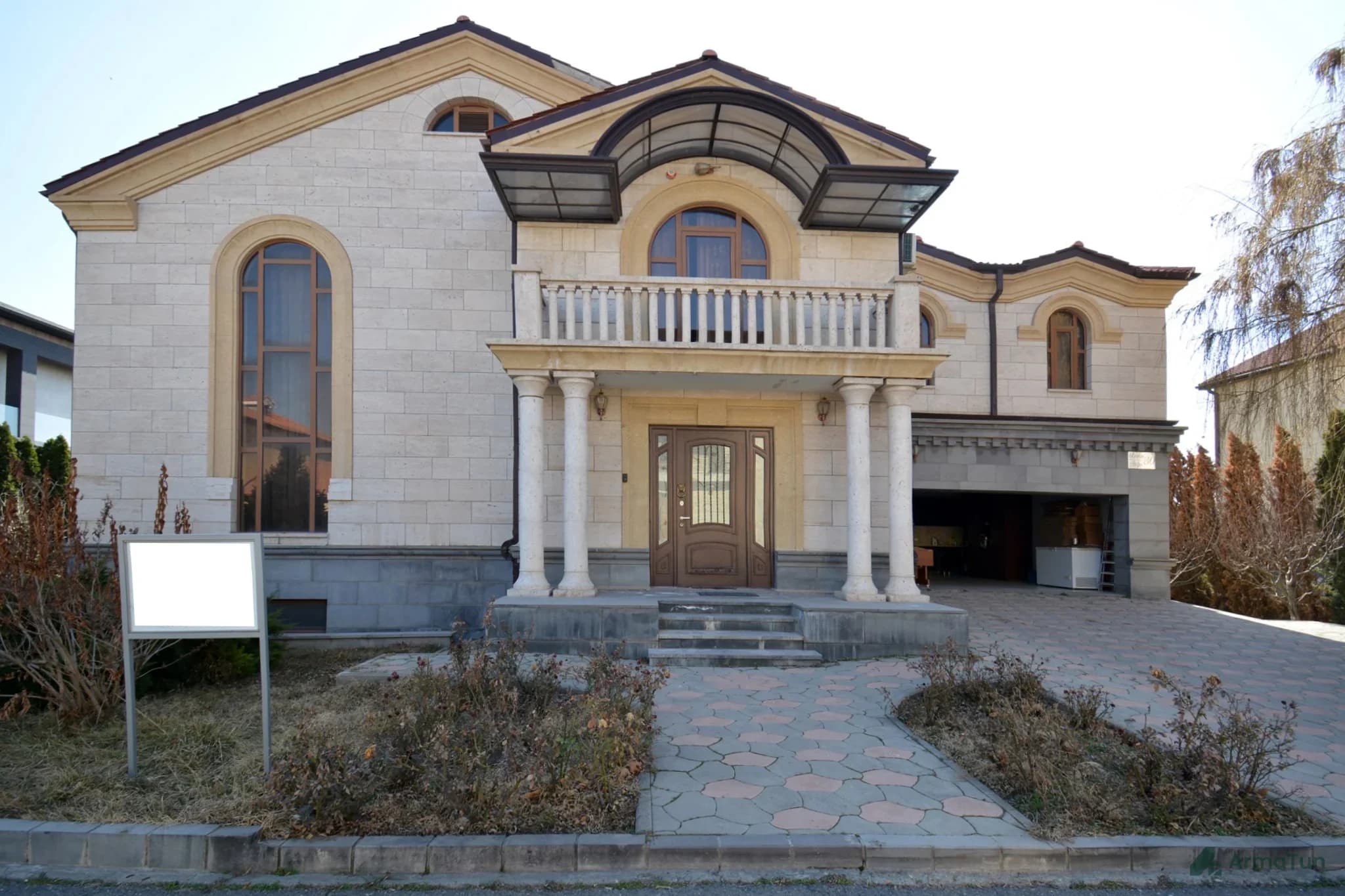 Շապիկի լուսանկար՝ 8 սենյականոց առանձնատուն՝ վաճառքի, Աջափնյակ, Վահագնի Թաղամաս փողոց