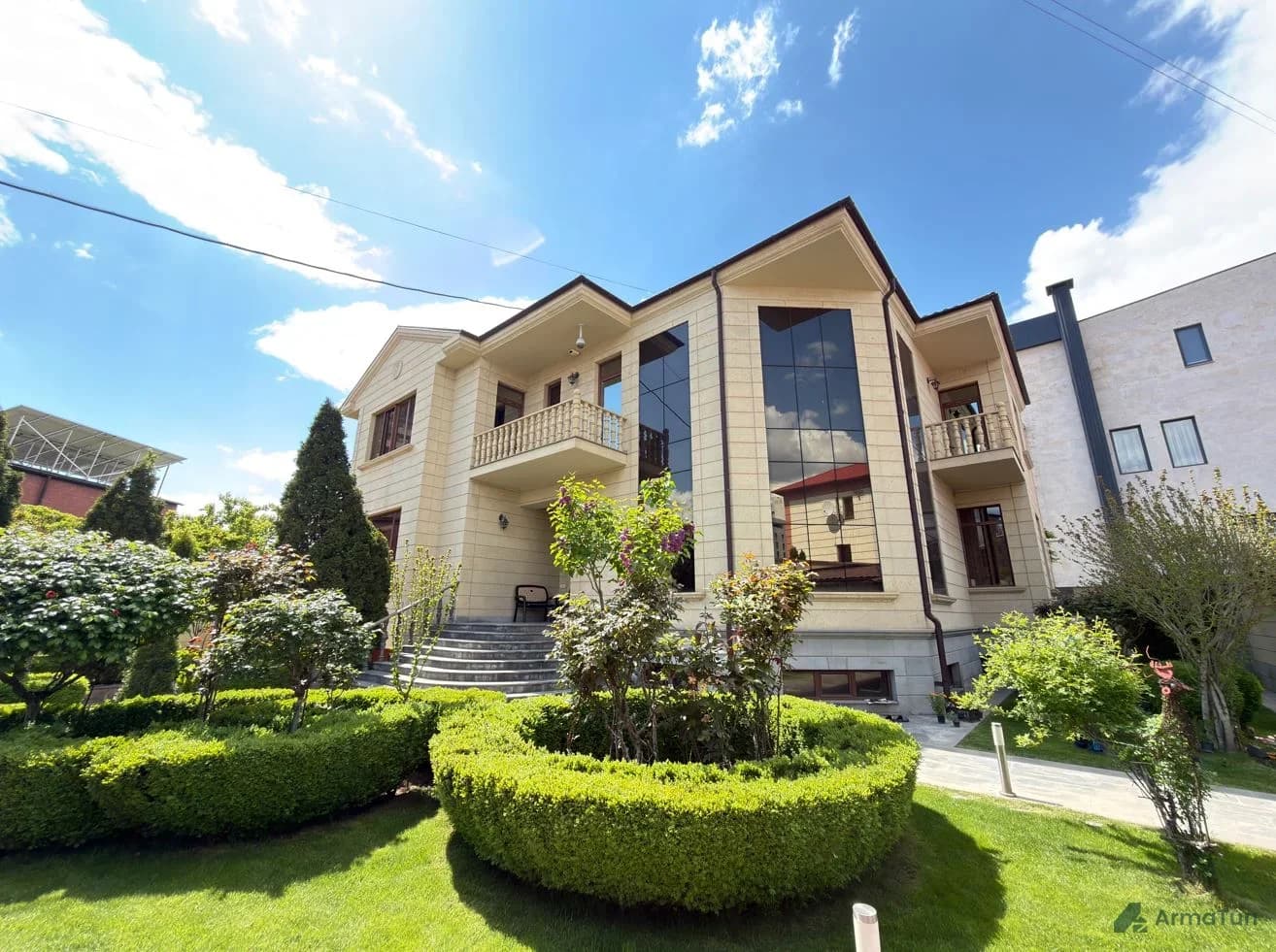 Շապիկի լուսանկար՝ ԿԵՆՏՐՈՆ, ՁՈՐԱՓԻ ՓՈՂՈՑ, 5 ՍԵՆՅԱԿ