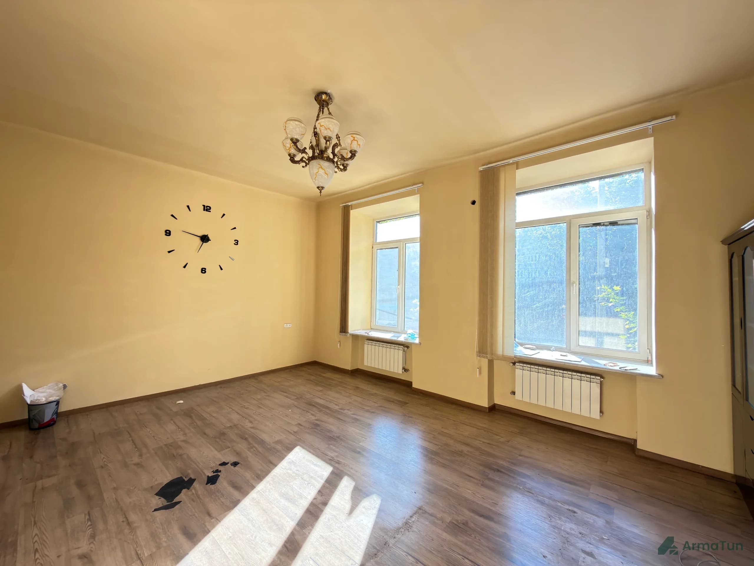 Շապիկի լուսանկար՝ ԿԵՆՏՐՈՆ, ՄԱՇՏՈՑԻ ՊՈՂՈՏԱ, 3 ՍԵՆՅԱԿ